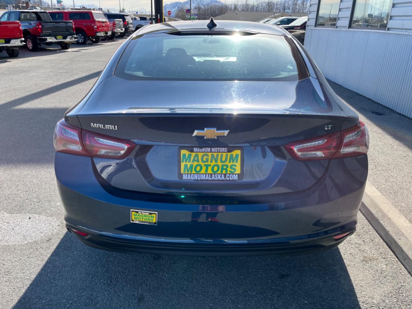 2022 BLUE /Black CHEVROLET MALIBU LT (1G1ZD5ST7NF) with an 1.5L engine, Continuously Variable transmission, located at 1960 Industrial Drive, Wasilla, 99654, (907) 274-2277, 61.573475, -149.400146 - Photo#6